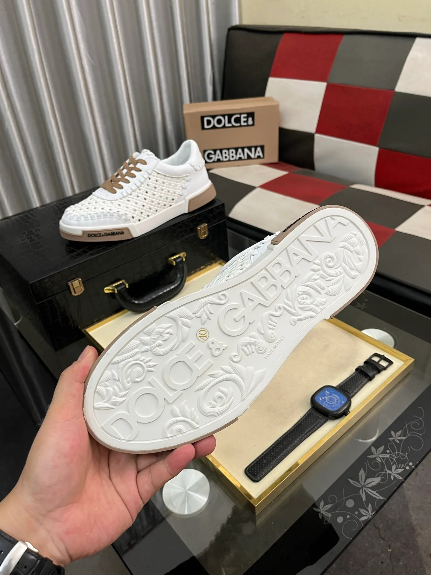 Men's shoes 💰458⌚️⌚️DG's latest popular casual shoes 🔥🔥, the tongue has the brand's iconic details, and the combination of silk cowhide and cow suede enhances the style. Fashionable and versatile, it can complement any look. Create an exquisite design with unique dynamic vitality and modern atmosphere, showing modern elegance. Size: 38-463️⃣Colors available